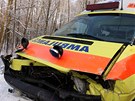 Sanitka se na Sokolovsku srazila s osobním autem.