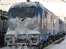 Lokomotivu koda 109E  pi testování v ele vlak provilo zimní poasí
