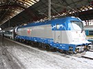 Lokomotiva koda 109E poprvé v ele osobního vlaku