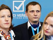 Vt Brta, Karolna Peake a Kateina Klasnov na ideov konferenci Vc veejnch.