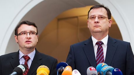 Ministr ivotního prostedí a místopedseda ODS Pavel Drobil po jednání s premiérem Petrem Neasem.