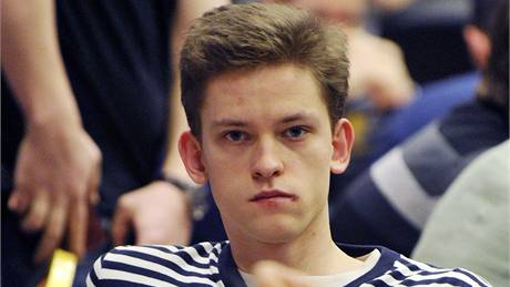 �ESKÁ HV�ZDA. Jan �kampa obhajuje na turnaji European Poker Tour v Praze lo�ské vít�zství.