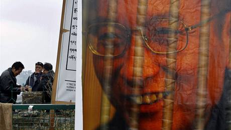 Portrét vězněného čínského disidenta Liou Siao-poa