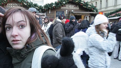 Stovky lidí v Brn na námstí Svobody zmzly na ti minuty v pohybu. Konala se tam recesistická akce Frozen.