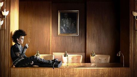 Z filmu Dívka, která kopla do vosího hnízda