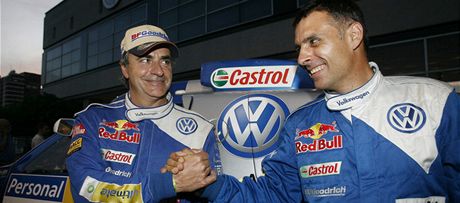 Carlos Sainz (vlevo) a Lucas Cruz, nejvt favorit Dakaru 2011