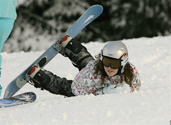 Stovky lya a snowboardist si uívají konec roku na Zadov