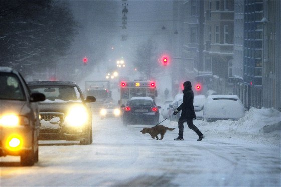 Sníh a mráz znovu komplikuje dopravu v Evrop