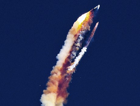 Vbuch indick rakety nesouc satelit zachytily televizn kamery. (25. prosince 2010)