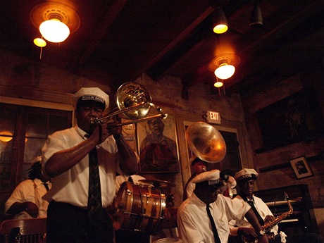 Preservation Hall. Imittoi Armstrongovch as jsou naprosto dokonal