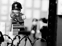 Classics in Lego: Vchodonmeck policista Conrad Schumann prch do Zpadnho Berlna