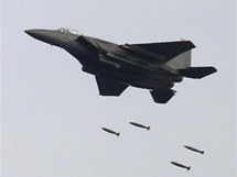 Pi jihokorejskch manvrech asistovalo i est bojovch letoun (23. prosince 2010)