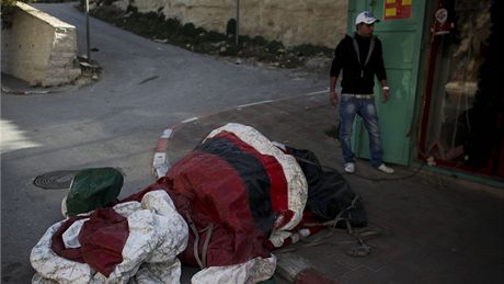 Vyfouklá postava Santa Clause v Betlém (23. prosince 2010)