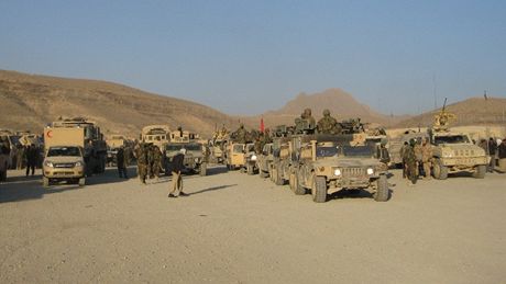 etí instruktoi v afghánském Vardaku - Píprava konvoje.