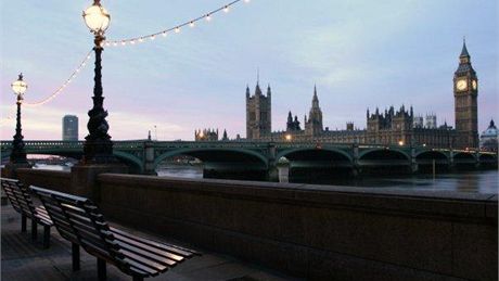 Pohled na britský parlament a Big Ben (26. ledna 2008)