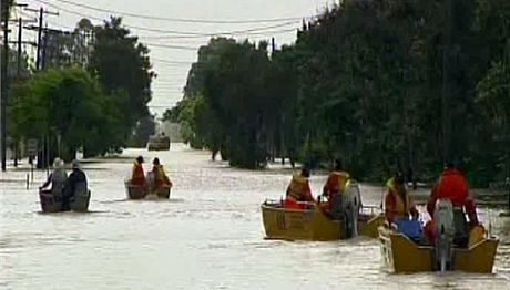 Televizn zbry australsk stanice ABC ze zaplavenho msta Rockhampton (2. ledna 2011)
