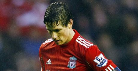 KDE TO JSEM? tonk Fernando Torres si asi vvoj Liverpoolu pedstavoval jinak.