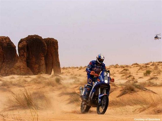 Dvojnásobný vítz Dakaru Fabrizio Meoni zahynul pi souti v roce 2005 na selhání srdce po pádu z motocyklu.