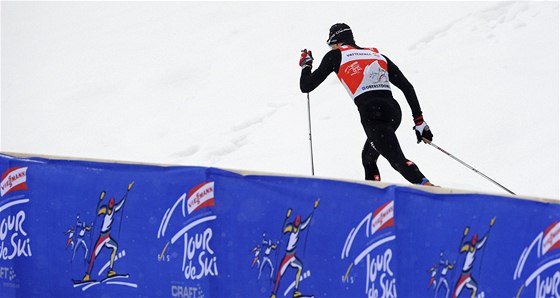 Prbnému poadí Tour de Ski vévodí nadále výcar Dario Cologna.