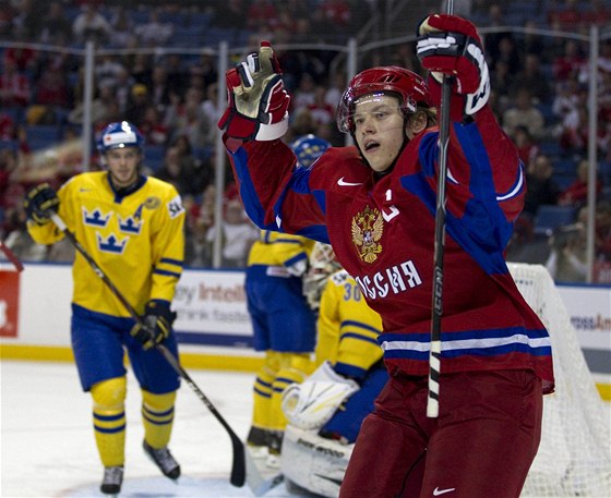 Rus Vladimir Tarasenko se raduje z gólu v semifinále se védskem.