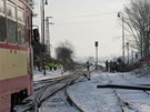 Srka auta s motorovm osobnm vlakem v Kostelci nad Orlic