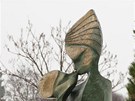 Milenci jsou nejvtí sochou ve venkovní expozici Botanické zahrady v Praze