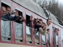 S posledním vlakem se v Jemnici přišly rozloučit stovky lidí,