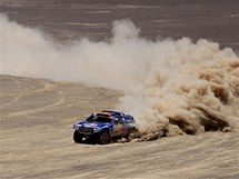 Kataan Nasser Al-Attiyah s vozem Volkswagen ve 4. etap Dakaru 2011.