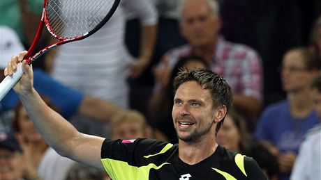 SLÁVA VÍT�Z�M. Robin Söderling se raduje z triumfu v Brisbane.