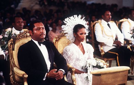 Bývalý haitský diktátor Jean-Claude "Baby-Doc" Duvalier na snímku ze svatby s Michele Bennettovou v roce 1980