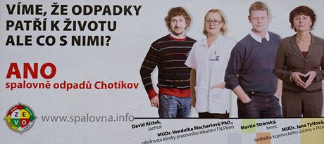 Billboard, na němž známé plzeňské osobnosti propagují stavbu spalovny odpadu v Chotíkově. 