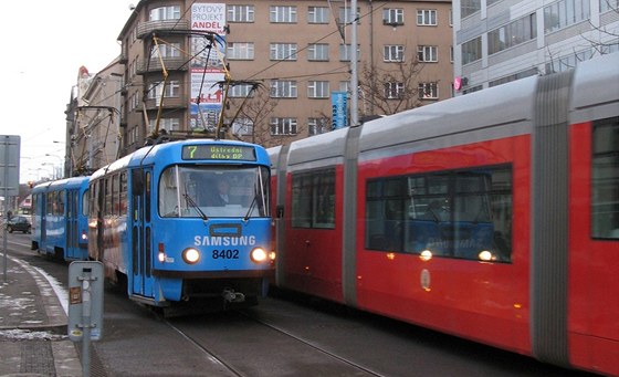 Omezení se dotklo tramvajových linek 6, 12, 14 a 20. (Ilustrační snímek)