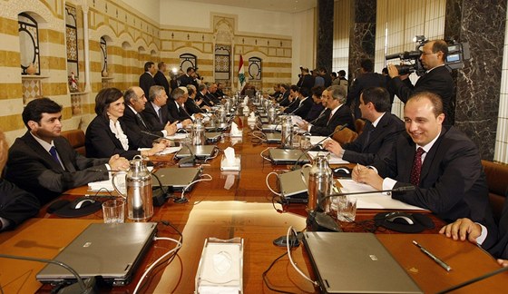 Jedno z prvních zasedání koaliní vlády pedloni v listopadu (10. listopadu 2009)