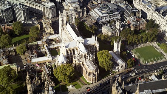 Souástí exkurze je i katedrála Westminster Abbey, místo plánované svatby Williama a Kate.