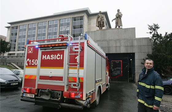 Loni v lednu v Janákov divadle hoelo v divadelní atn, tentokrát tam anonym nahlásil bombu. Ilustraní foto.