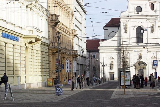 Opravy Jotovy ulice definitivn skoní na konci února. Poté by se stánky mly na ulici vrátit.