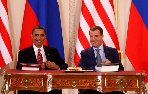 Dohodu s Moskvou o omezení potu strategických jaderných zbraní podepsal se svým ruským protjkem Dmitrijem Medvedvem loni v dubnu v Praze.
