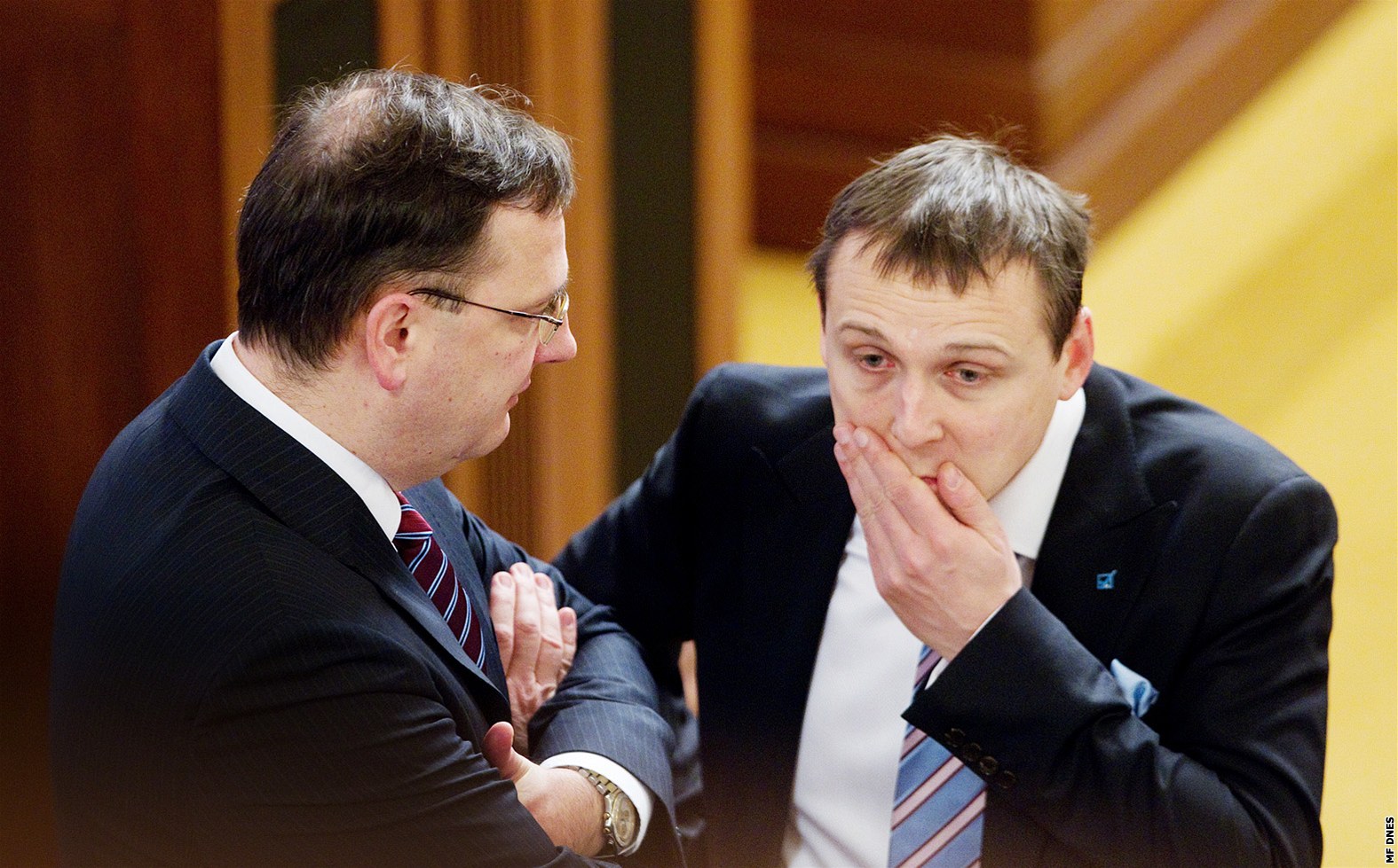 Aféry V�cí ve�ejných, které se to�í kolem ministra dopravy Víta Bárty, mohou ohrozit i celou vládu Petra Ne�ase.