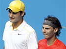 Rivalov Roger Federer (vlevo) a Rafael Nadal