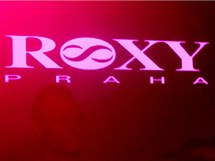 logo klubu Roxy