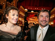 Ples ped oponou zahjil plesovou sezonu v Brn. na snmku hereka Barbora Munzarov a Martin Trnavsk.