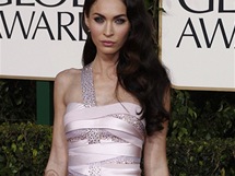 Megan Fox na pedvn Zlatch glb v atech Giorgio Armani