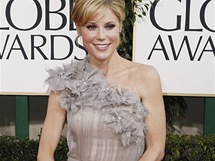 Julie Bowen na pedvn Zlatch glb v atech Tadashi Shoji