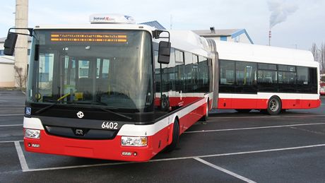 Dopravní podnik v Praze má nový autobus s hybridním pohonem.