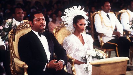 Bývalý haitský diktátor Jean-Claude "Baby-Doc" Duvalier na snímku ze svatby s Michele Bennettovou v roce 1980