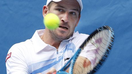 Jan Hájek v 1. kole Australian Open nestail na Andyho Roddicka