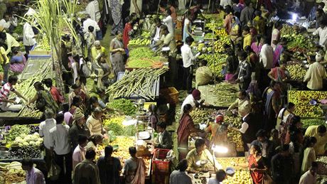 Indický trh se zeleninou a ovocem. Ilustra�ní foto.