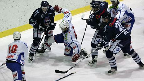 Hromadný souboj v utkání T�ebí�e s Benátkami nad Jizerou