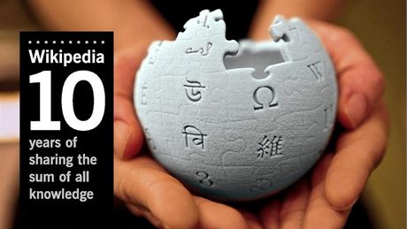 Wikipedia slaví 10 let