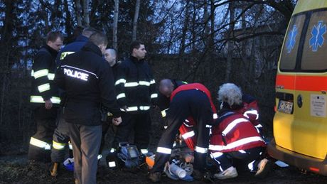 Hasi�i i záchraná�i marn� o�ivovali vodáka, který v Bystrovanech vypadl z lodi do Byst�ice (16.1. 2011)